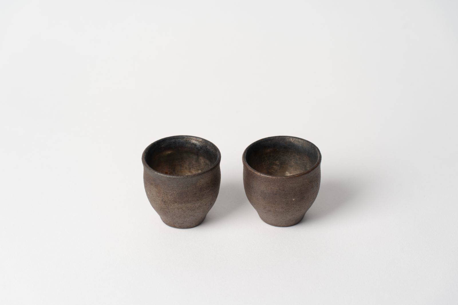 咖啡色作家茶杯